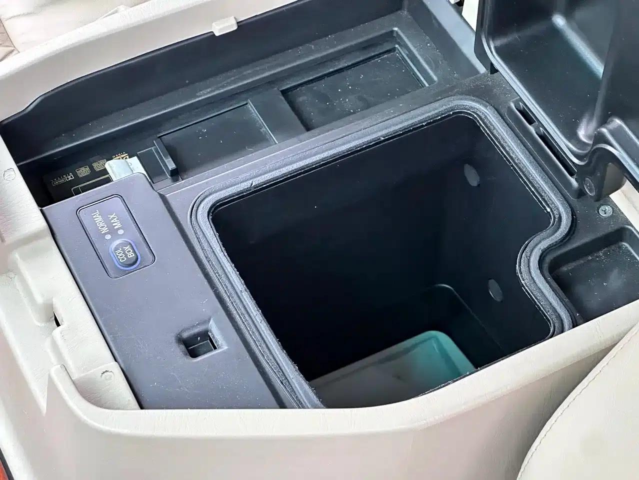 Lexus LX 2005 model 470 — миниатюра 11