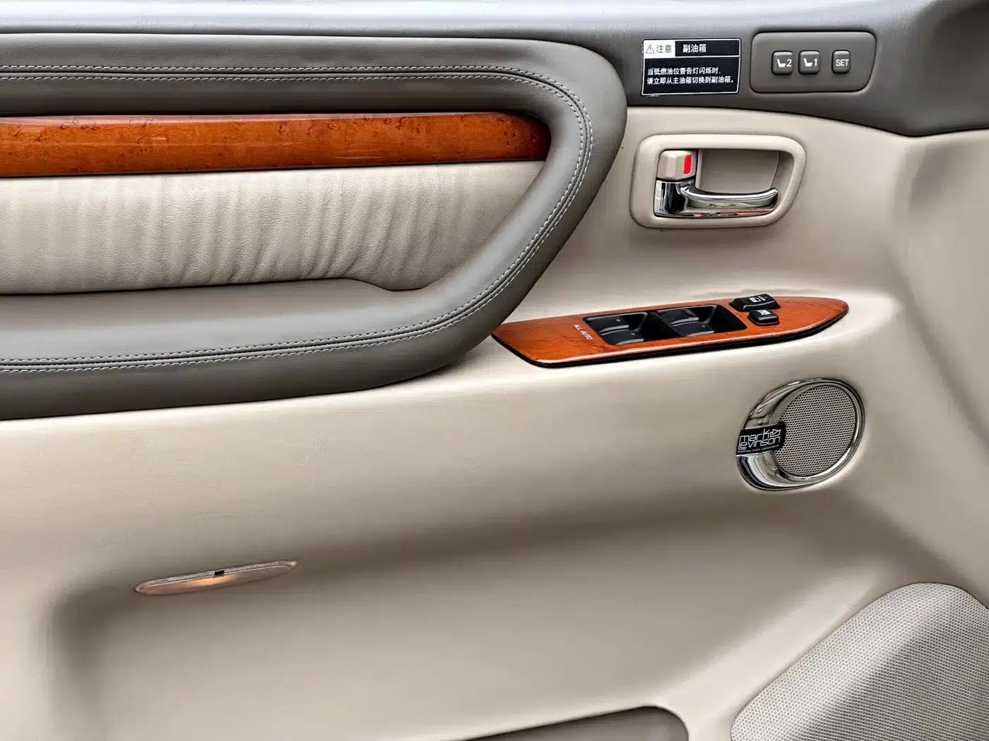 Lexus LX 2005 model 470 — миниатюра 10
