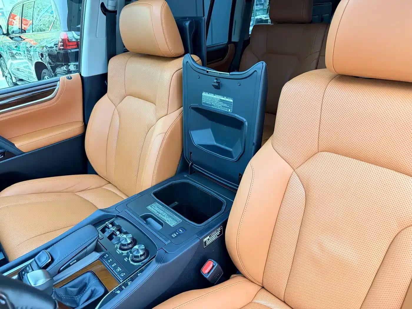 2017 Lexus LX 570 Premium Luxury Edition — миниатюра 14