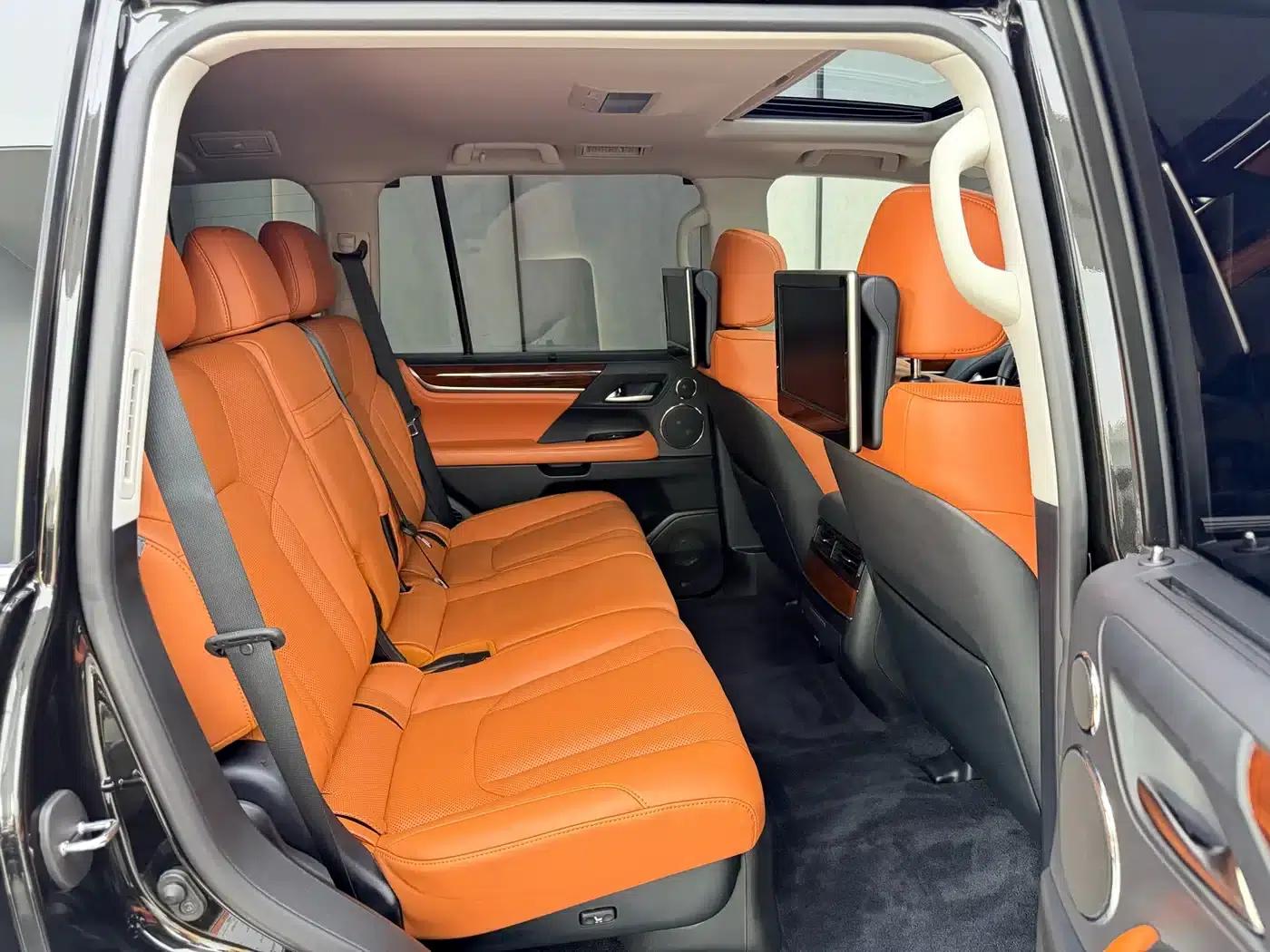 2017 Lexus LX 570 Premium Luxury Edition — миниатюра 17