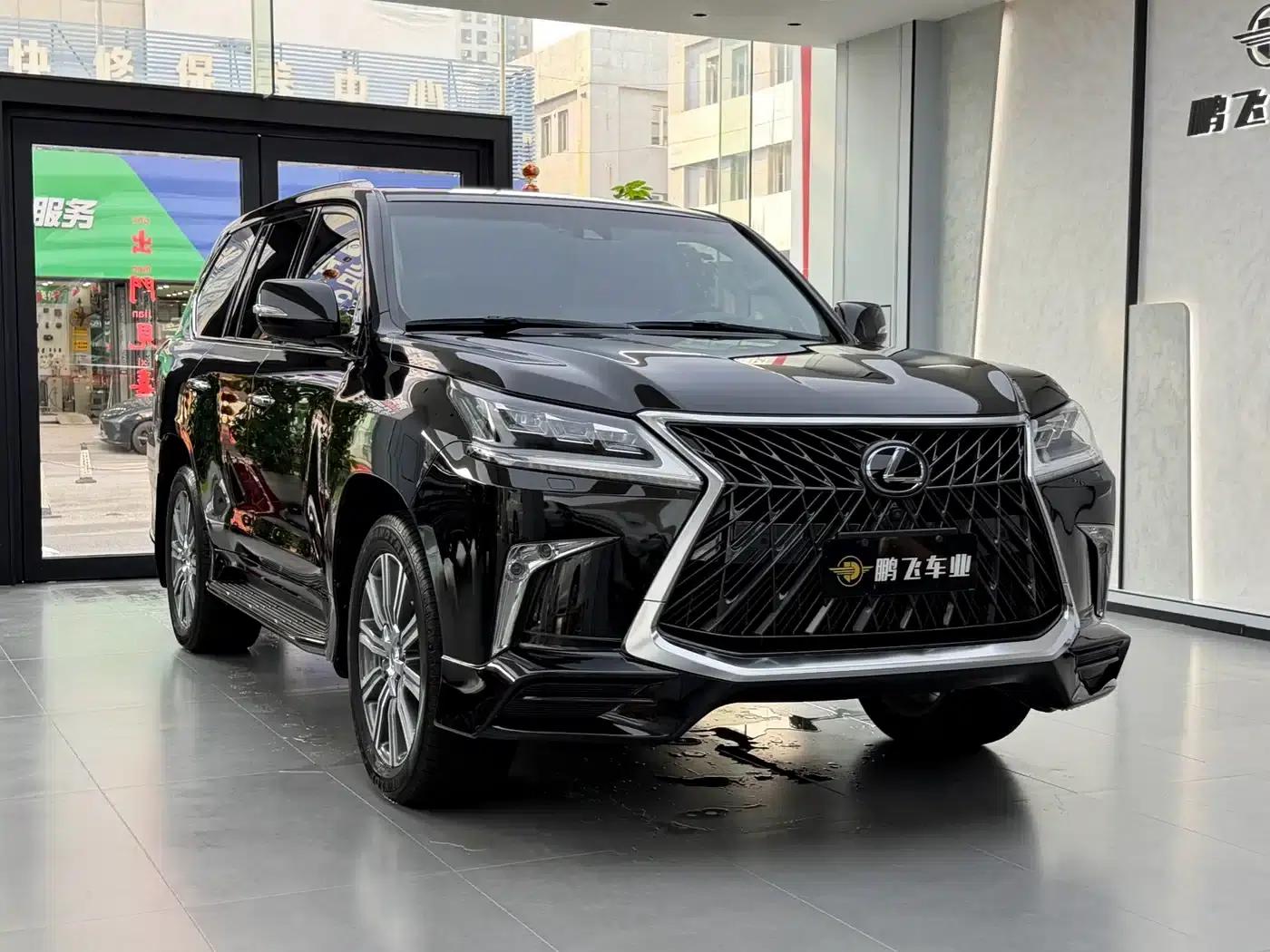 2017 Lexus LX 570 Premium Luxury Edition — миниатюра 10