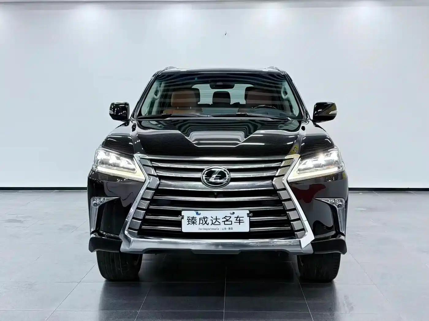 2016 Lexus LX 570 Premium Luxury Edition — миниатюра 2