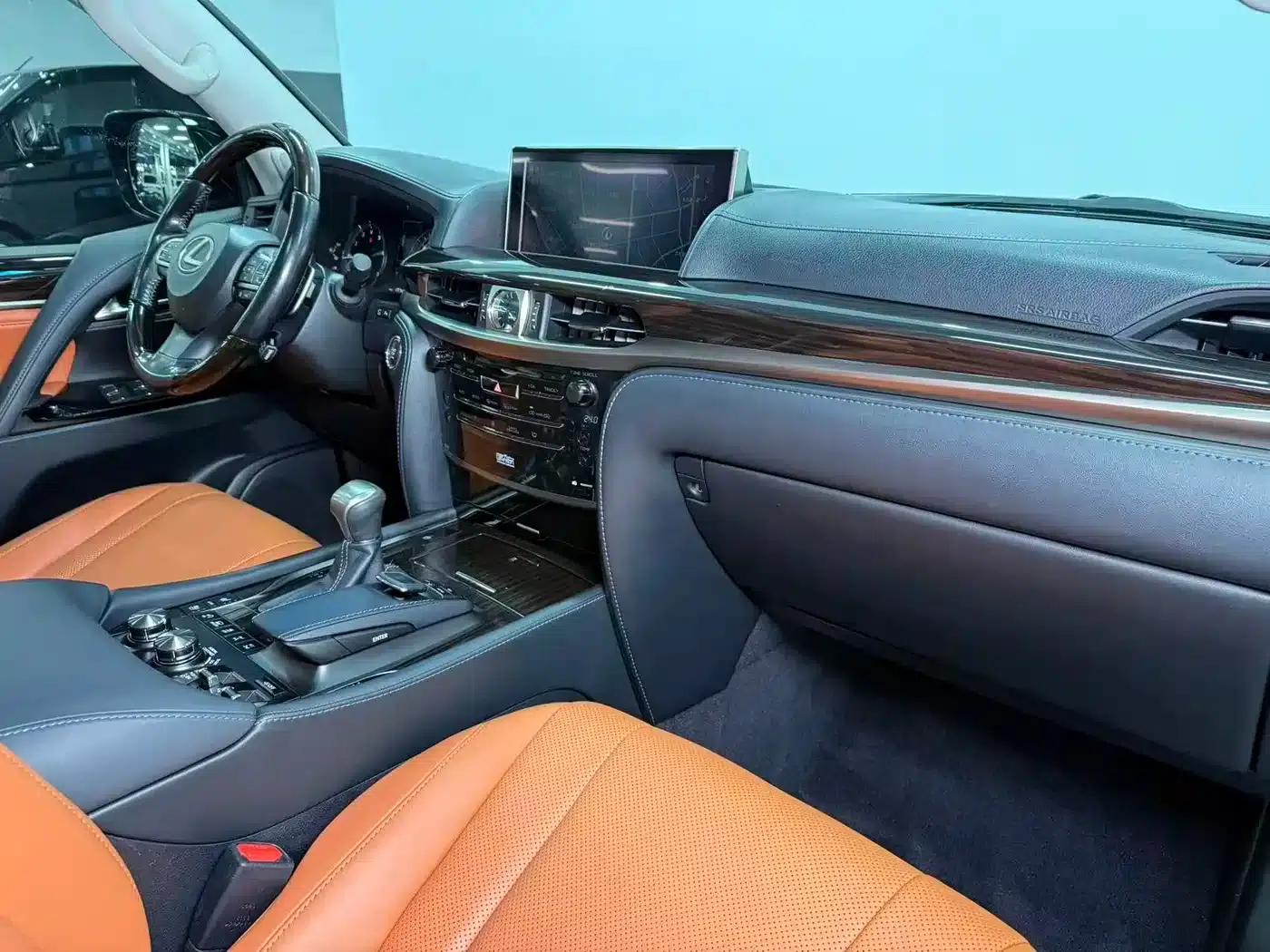2016 Lexus LX 570 Premium Luxury Edition — миниатюра 11