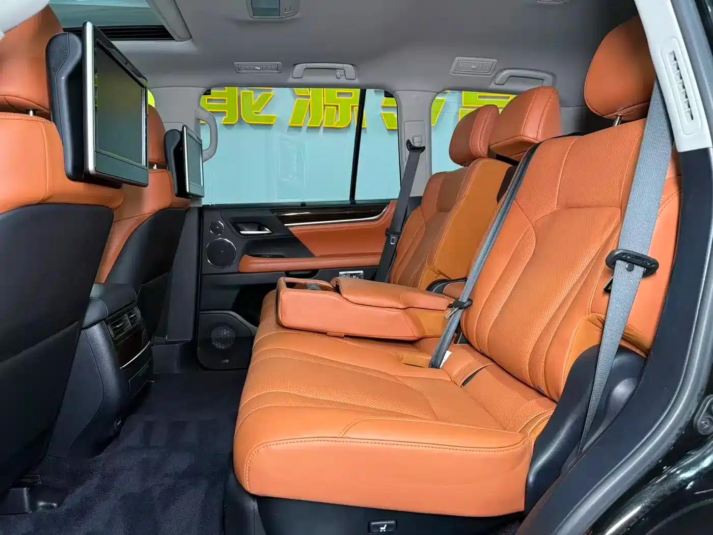2016 Lexus LX 570 Premium Luxury Edition — миниатюра 14
