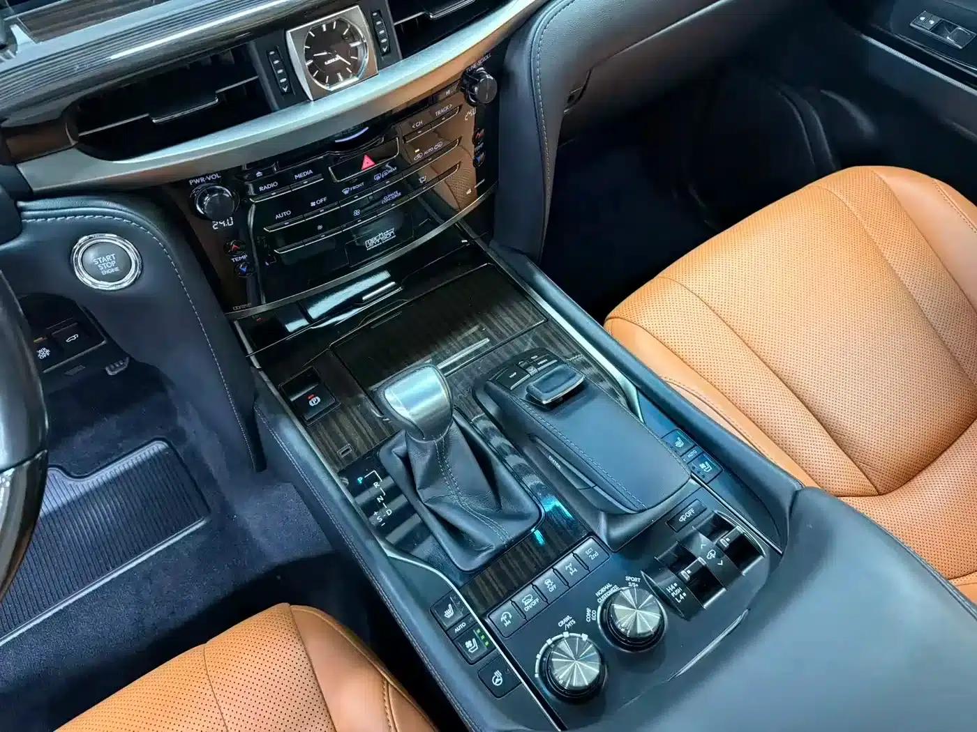 2016 Lexus LX 570 Premium Luxury Edition — миниатюра 19
