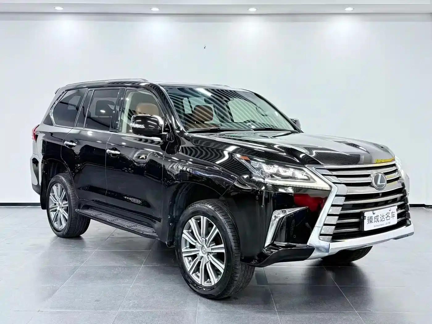 2016 Lexus LX 570 Premium Luxury Edition — миниатюра 3