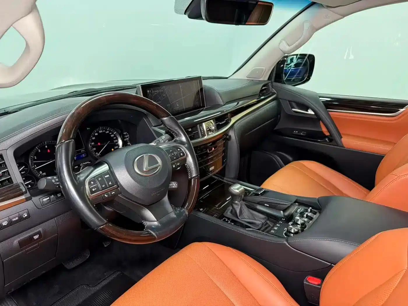 2016 Lexus LX 570 Premium Luxury Edition — миниатюра 10