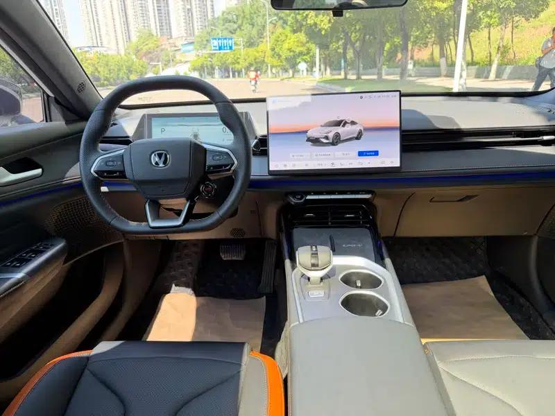 Changan UNI-V 2025 Model, Third Generation, 1.5T 500Bar Premium Edition — миниатюра 8