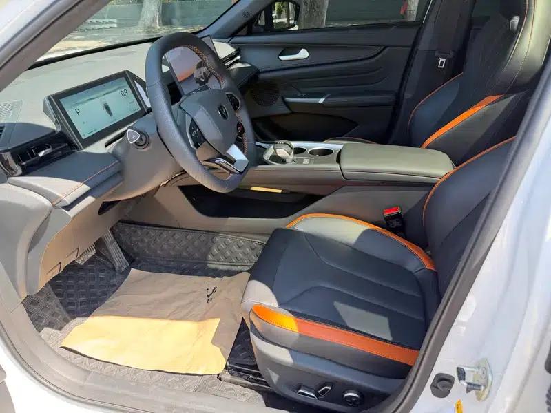 Changan UNI-V 2025 Model, Third Generation, 1.5T 500Bar Premium Edition — миниатюра 10