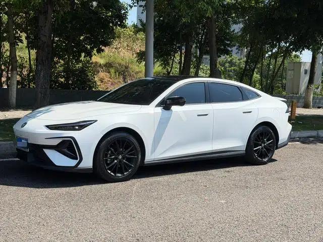 Changan UNI-V 2025 Model, Third Generation, 1.5T 500Bar Premium Edition