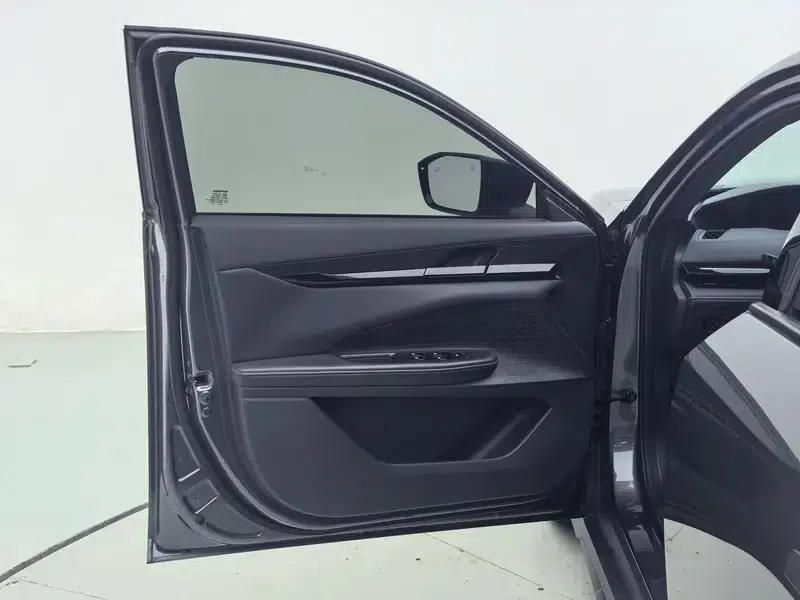 Changan UNI-V 2024 1.5T Premium Edition — миниатюра 26