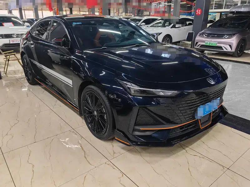 Changan UNI-V 2023 1.5T Sport Edition — миниатюра 3