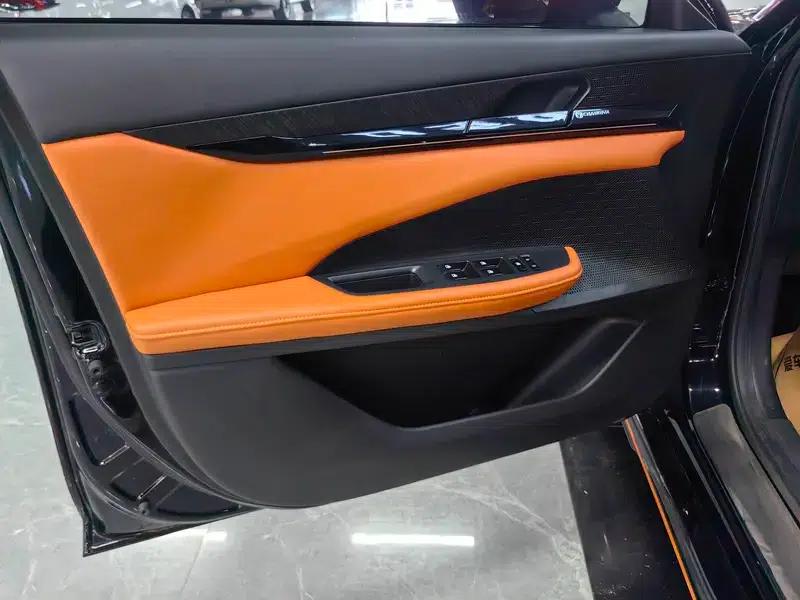 Changan UNI-V 2023 1.5T Sport Edition — миниатюра 4