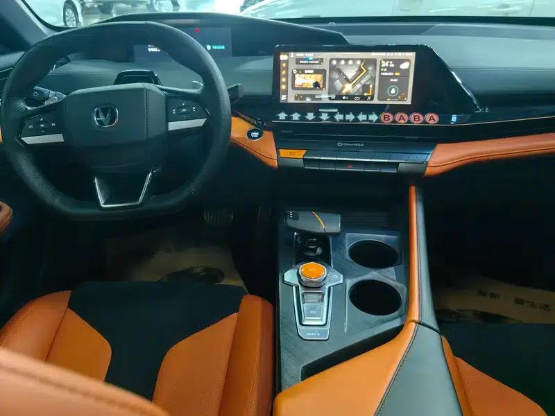 Changan UNI-V 2023 1.5T Sport Edition — миниатюра 7