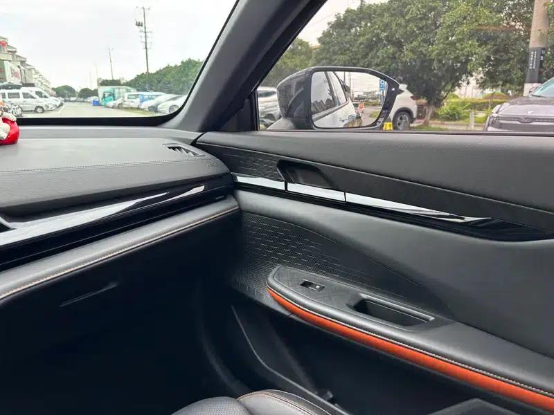 Changan UNI-V 2022 1.5T Premium Edition — миниатюра 11