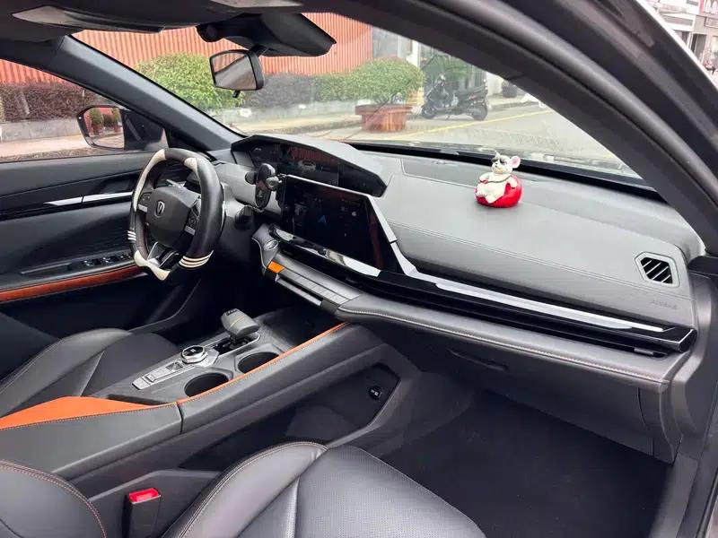 Changan UNI-V 2022 1.5T Premium Edition — миниатюра 12