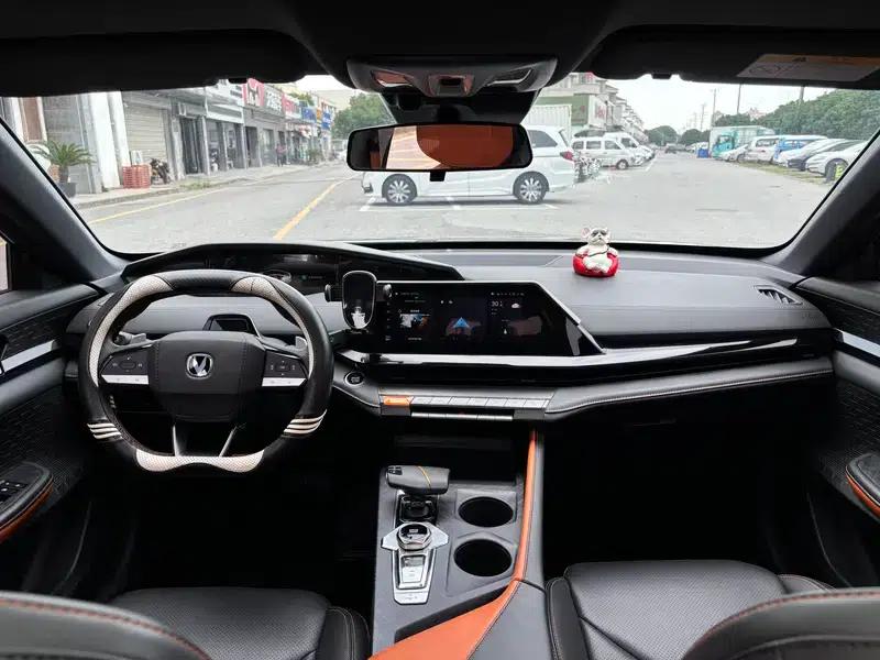 Changan UNI-V 2022 1.5T Premium Edition — миниатюра 15