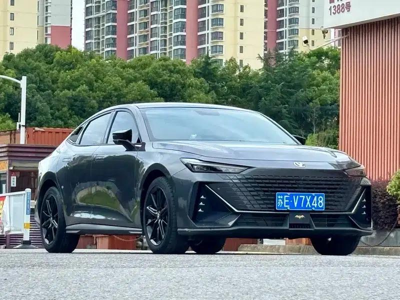 Changan UNI-V 2022 1.5T Premium Edition — миниатюра 3