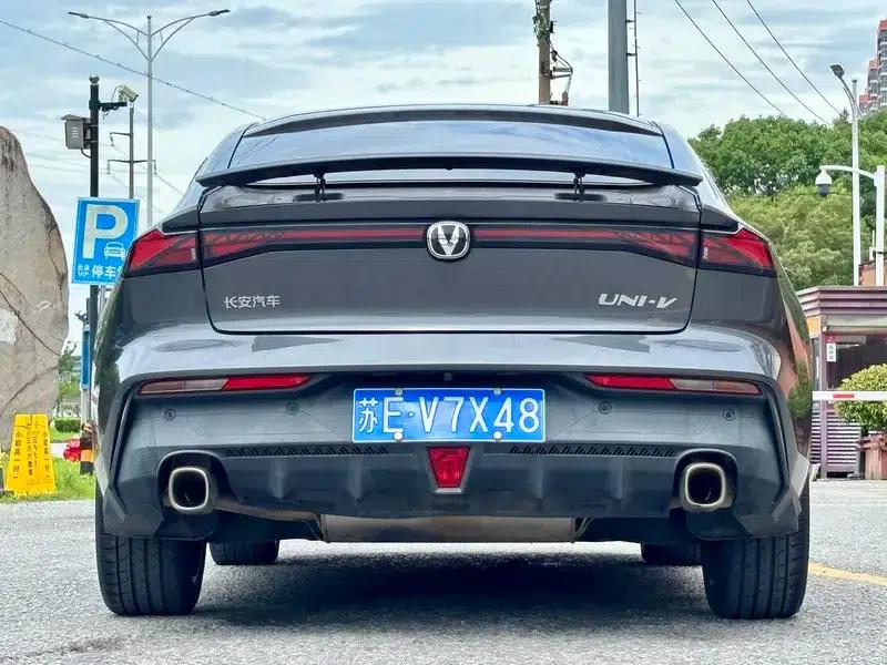 Changan UNI-V 2022 1.5T Premium Edition — миниатюра 6