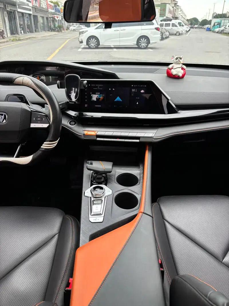 Changan UNI-V 2022 1.5T Premium Edition — миниатюра 8