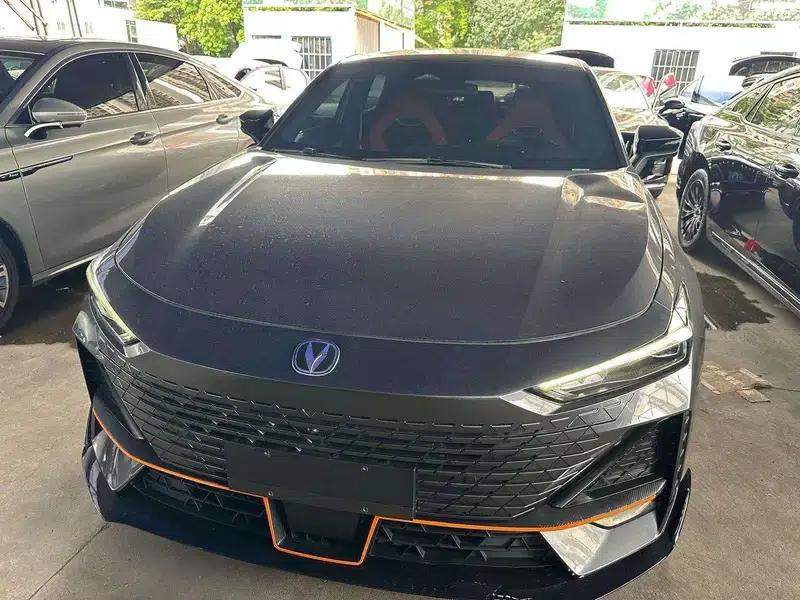 Changan UNI-V 2022 1.5T Sport Edition — миниатюра 2