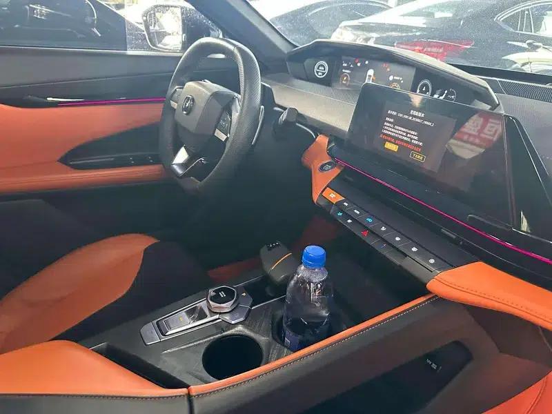 Changan UNI-V 2022 1.5T Sport Edition — миниатюра 8