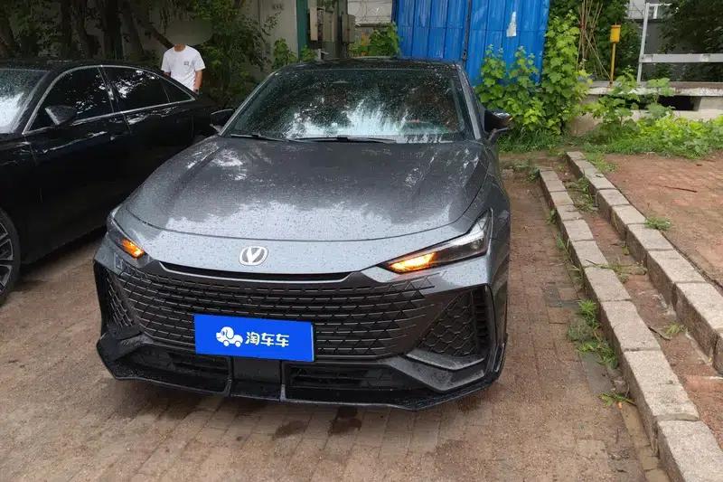 Changan UNI-V 2023 2.0T Leading Speed Edition — миниатюра 2