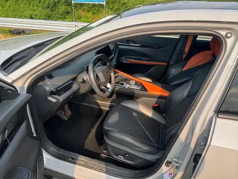 Changan UNI-V 2022 1.5T Premium Edition — миниатюра 14