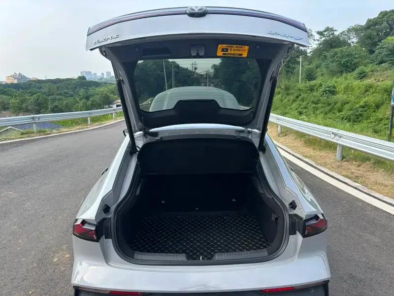 Changan UNI-V 2022 1.5T Premium Edition — миниатюра 17