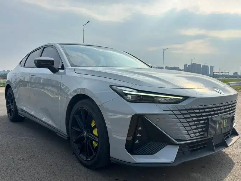 Changan UNI-V 2022 1.5T Premium Edition — миниатюра 3