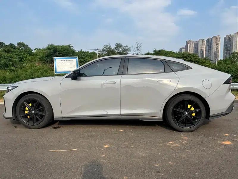 Changan UNI-V 2022 1.5T Premium Edition — миниатюра 4
