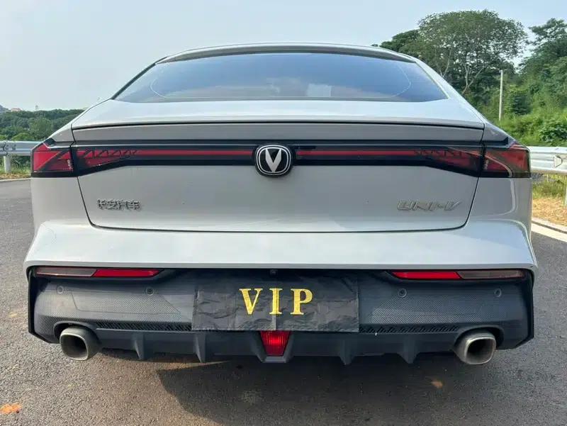 Changan UNI-V 2022 1.5T Premium Edition — миниатюра 6