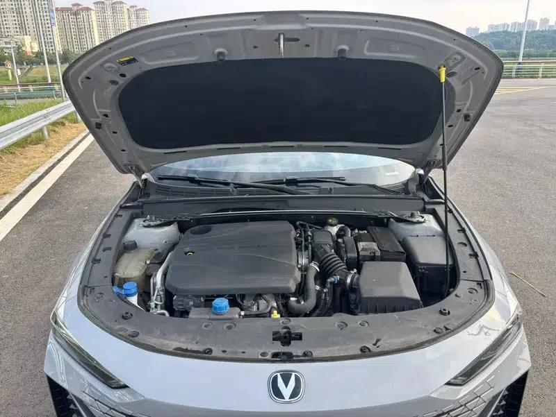 Changan UNI-V 2022 1.5T Premium Edition — миниатюра 9