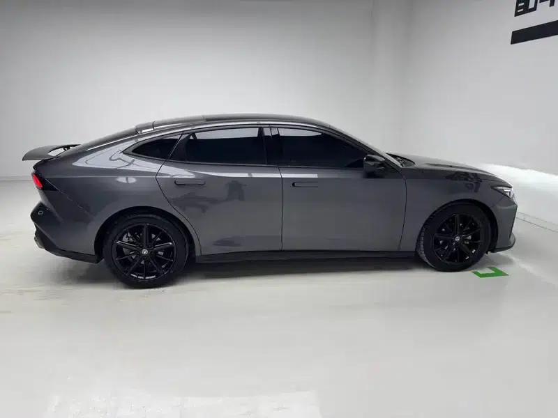 Changan UNI-V 2022 1.5T Premium Edition — миниатюра 8