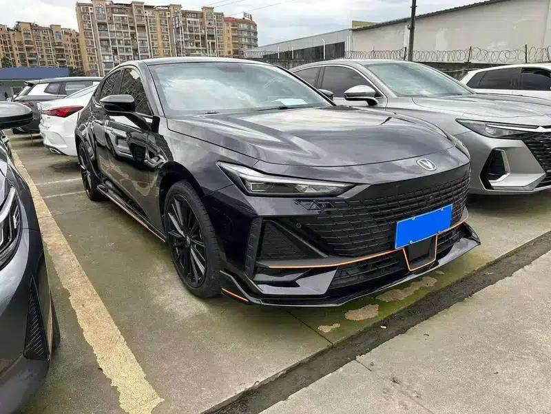 Changan UNI-V 2023 1.5T Sport Edition — миниатюра 3