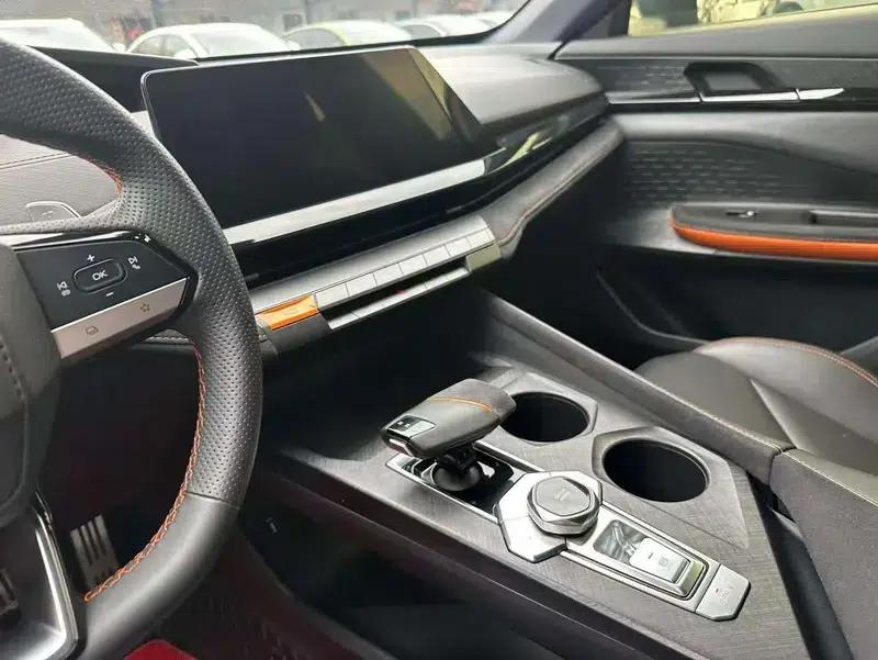 Changan UNI-V 2023 1.5T Sport Edition — миниатюра 9