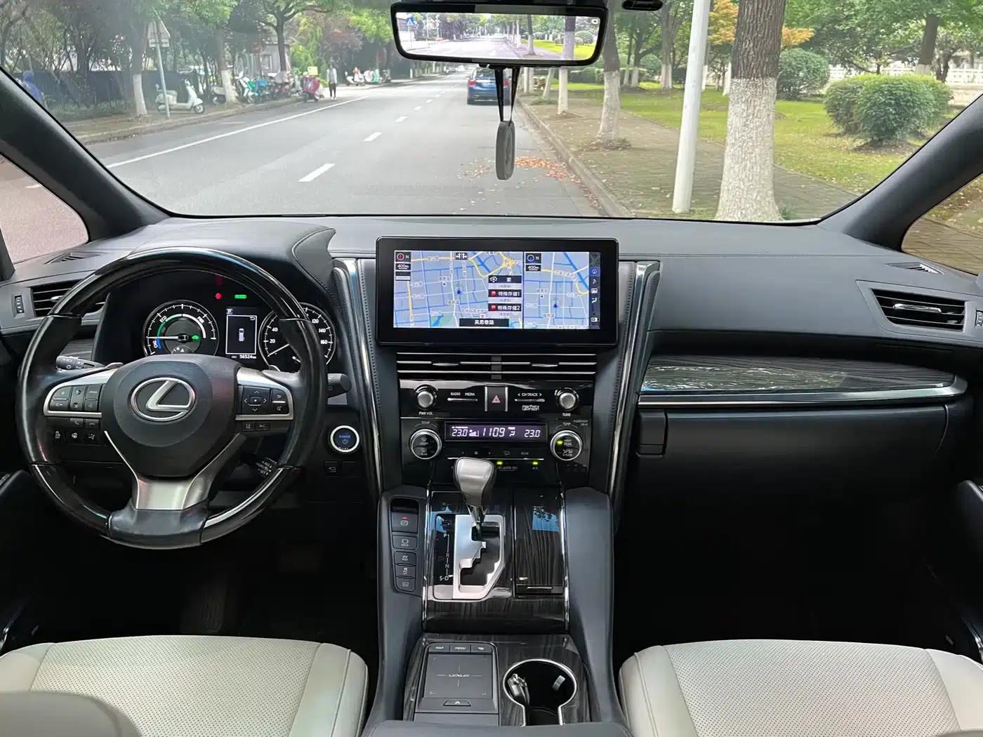 Lexus LM 2020 300h Four-Seat Executive Edition — миниатюра 8