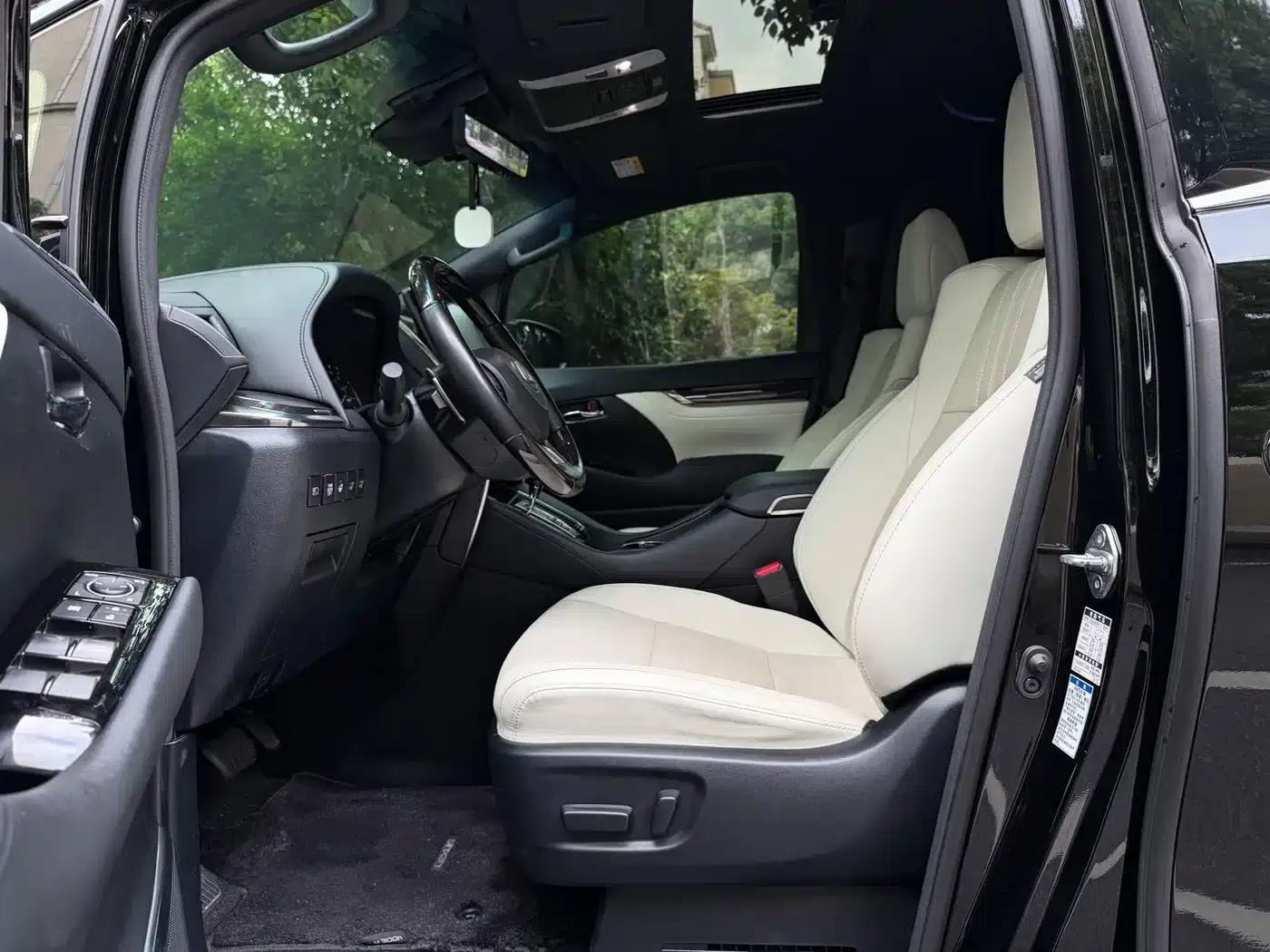 Lexus LM 2020 300h Four-Seat Executive Edition — миниатюра 10
