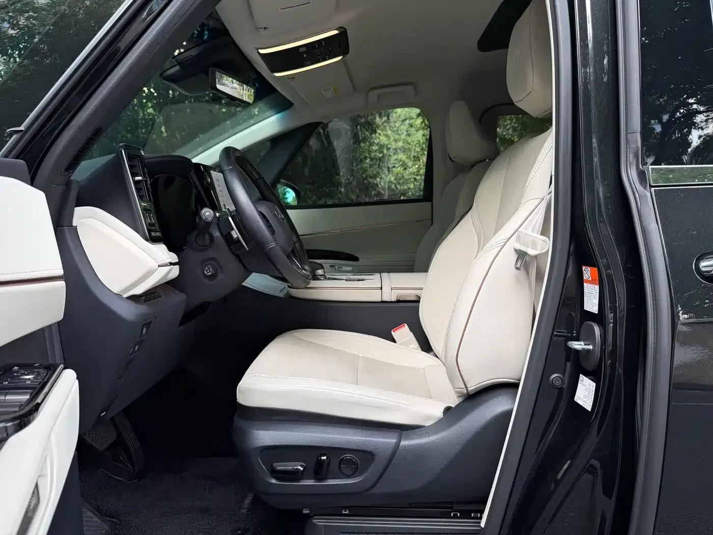 Lexus LM 2023 500h Six-Seat Premium Edition — миниатюра 11