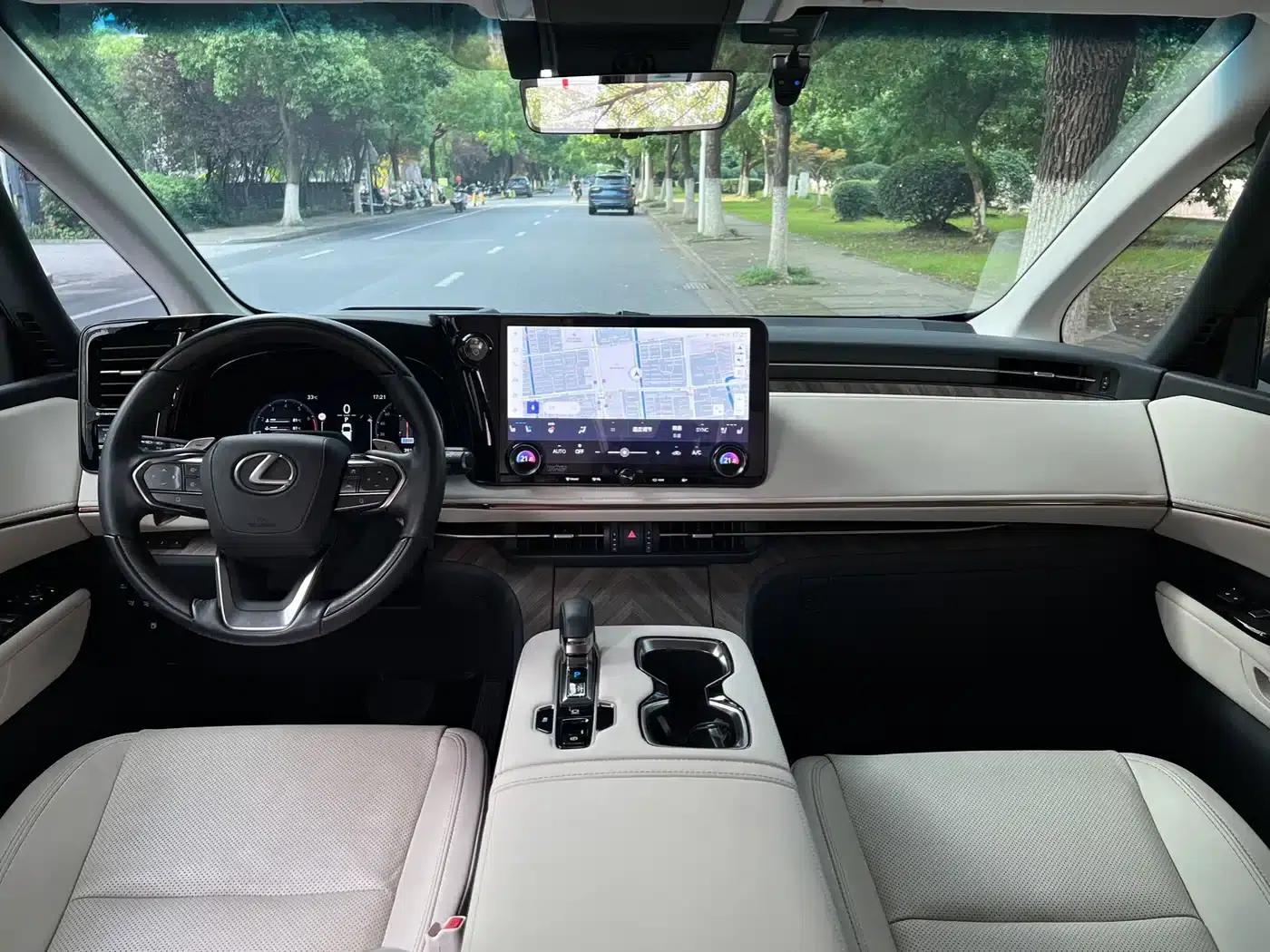 Lexus LM 2023 500h Six-Seat Premium Edition — миниатюра 8