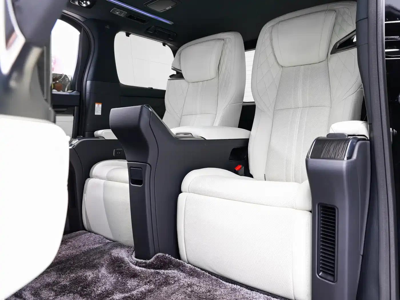 Lexus LM 2020 300h Four-Seat Executive Edition — миниатюра 14
