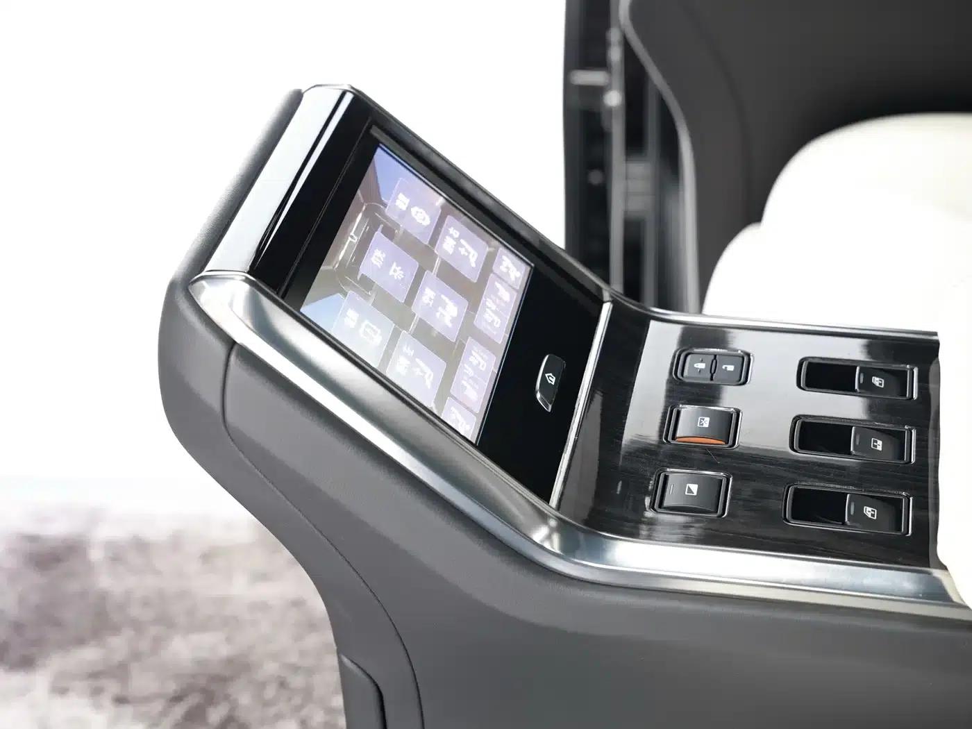 Lexus LM 2020 300h Four-Seat Executive Edition — миниатюра 15