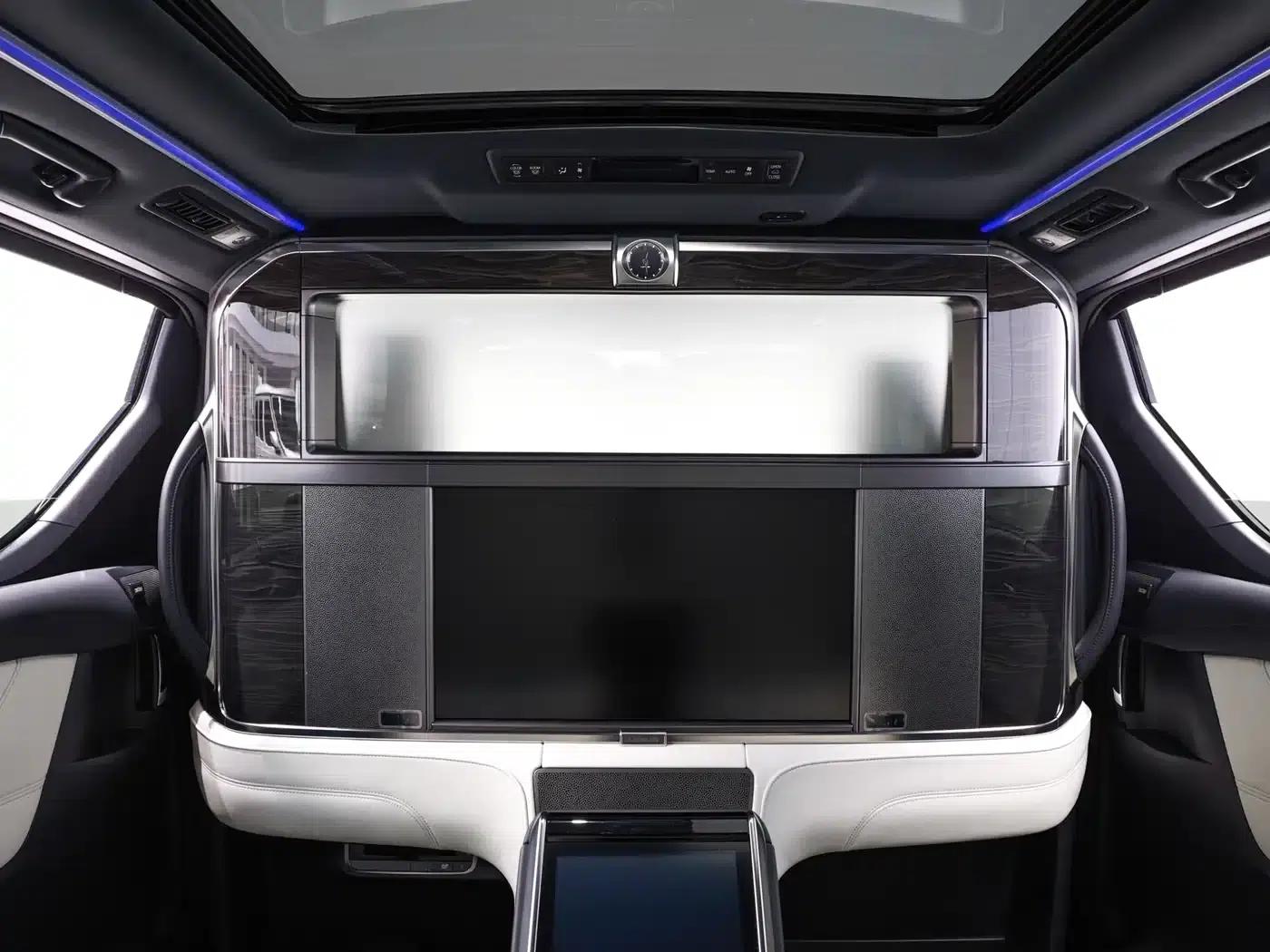 Lexus LM 2020 300h Four-Seat Executive Edition — миниатюра 17