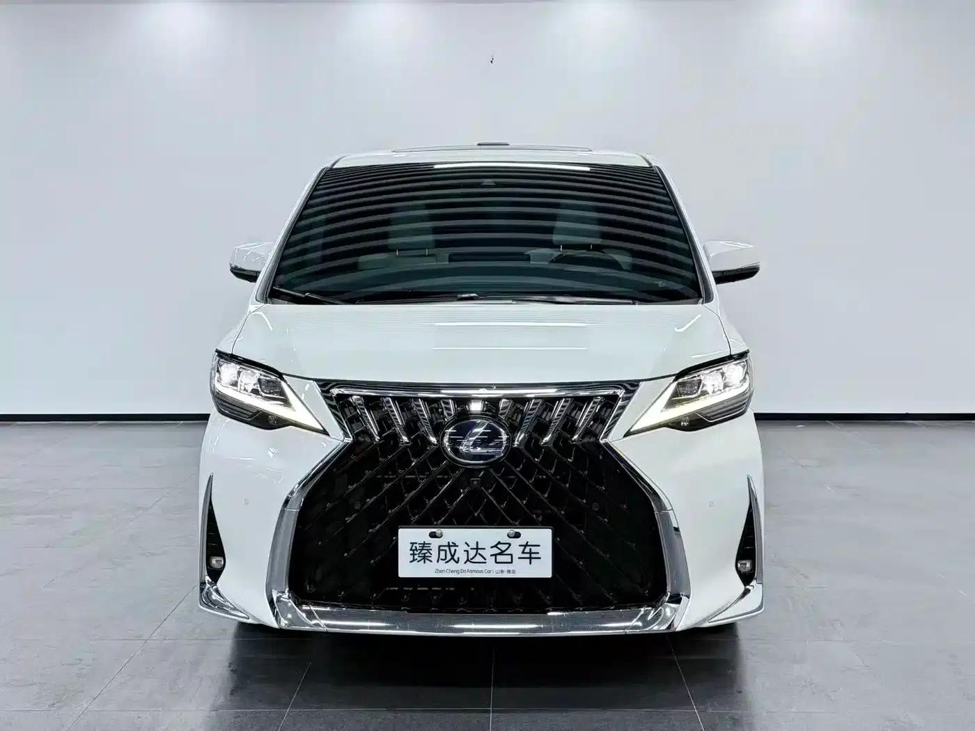 Lexus LM 2020 300h Four-Seat Executive Edition — миниатюра 2