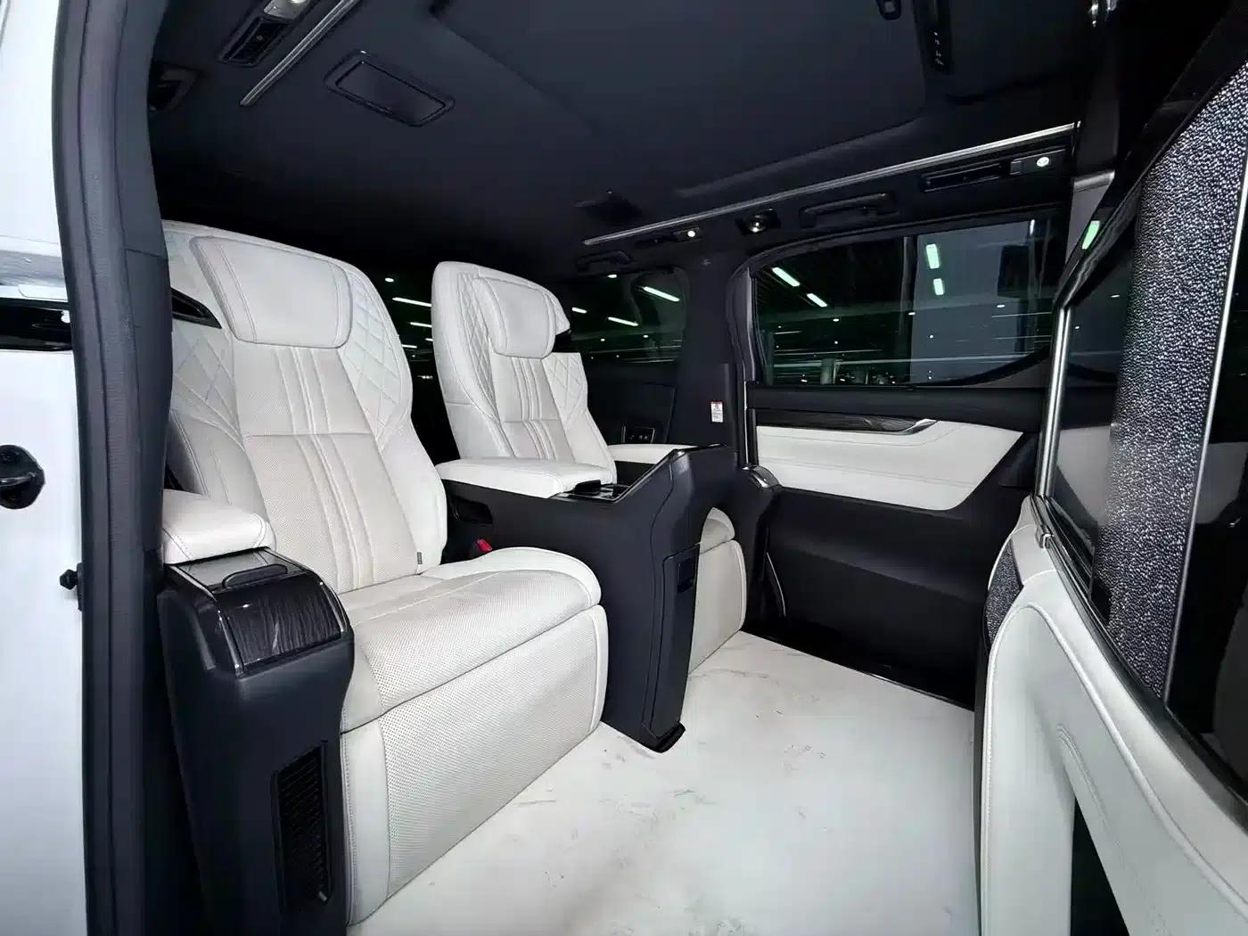 Lexus LM 2020 300h Four-Seat Executive Edition — миниатюра 12