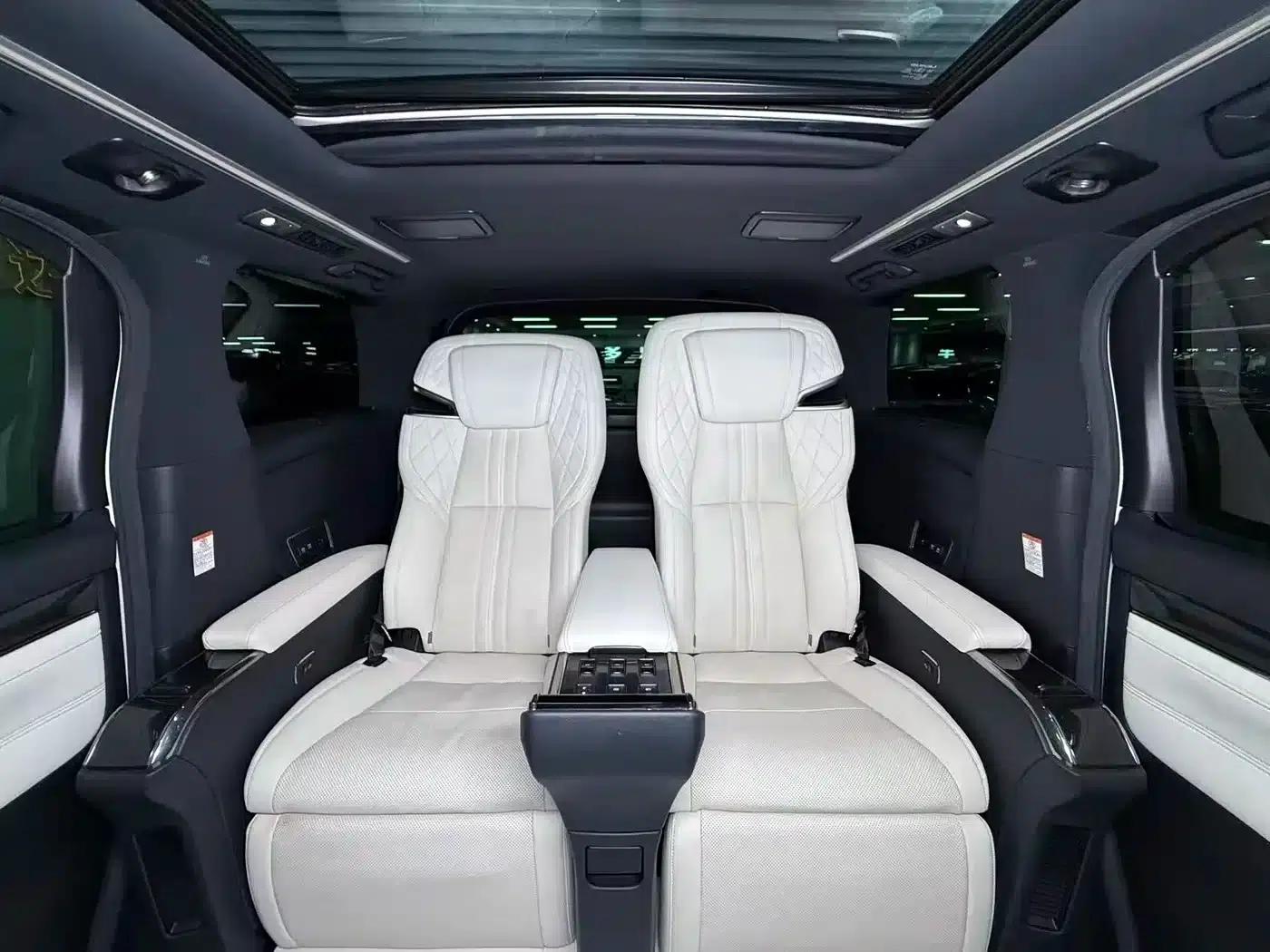 Lexus LM 2020 300h Four-Seat Executive Edition — миниатюра 15