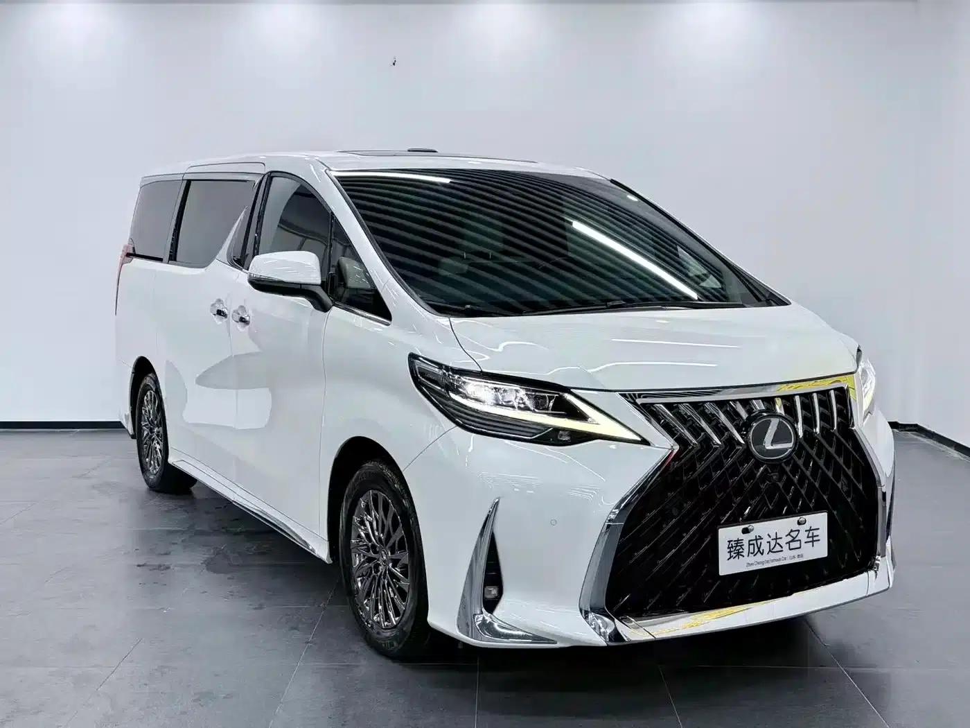 Lexus LM 2020 300h Four-Seat Executive Edition — миниатюра 3