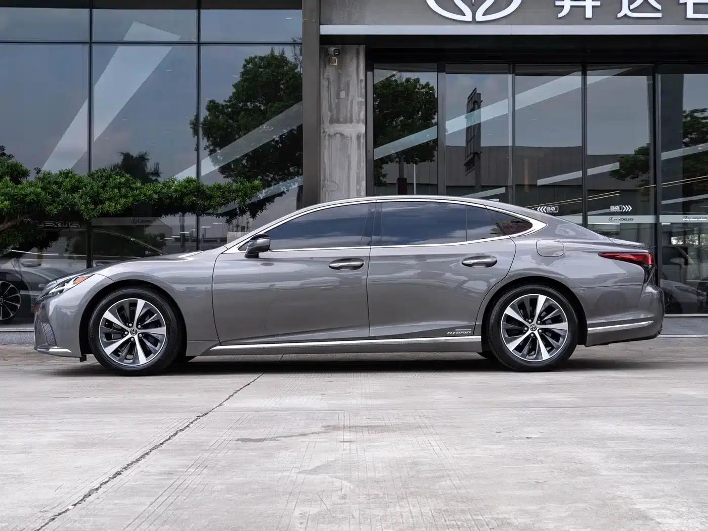 Lexus LS 2021 500h Premium Edition — миниатюра 4
