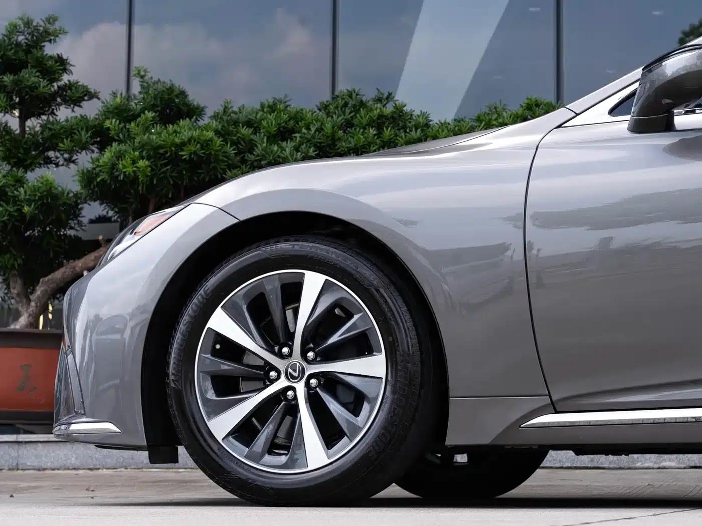 Lexus LS 2021 500h Premium Edition — миниатюра 8