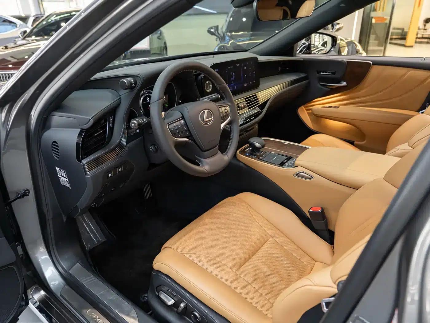 Lexus LS 2021 500h Premium Edition — миниатюра 9